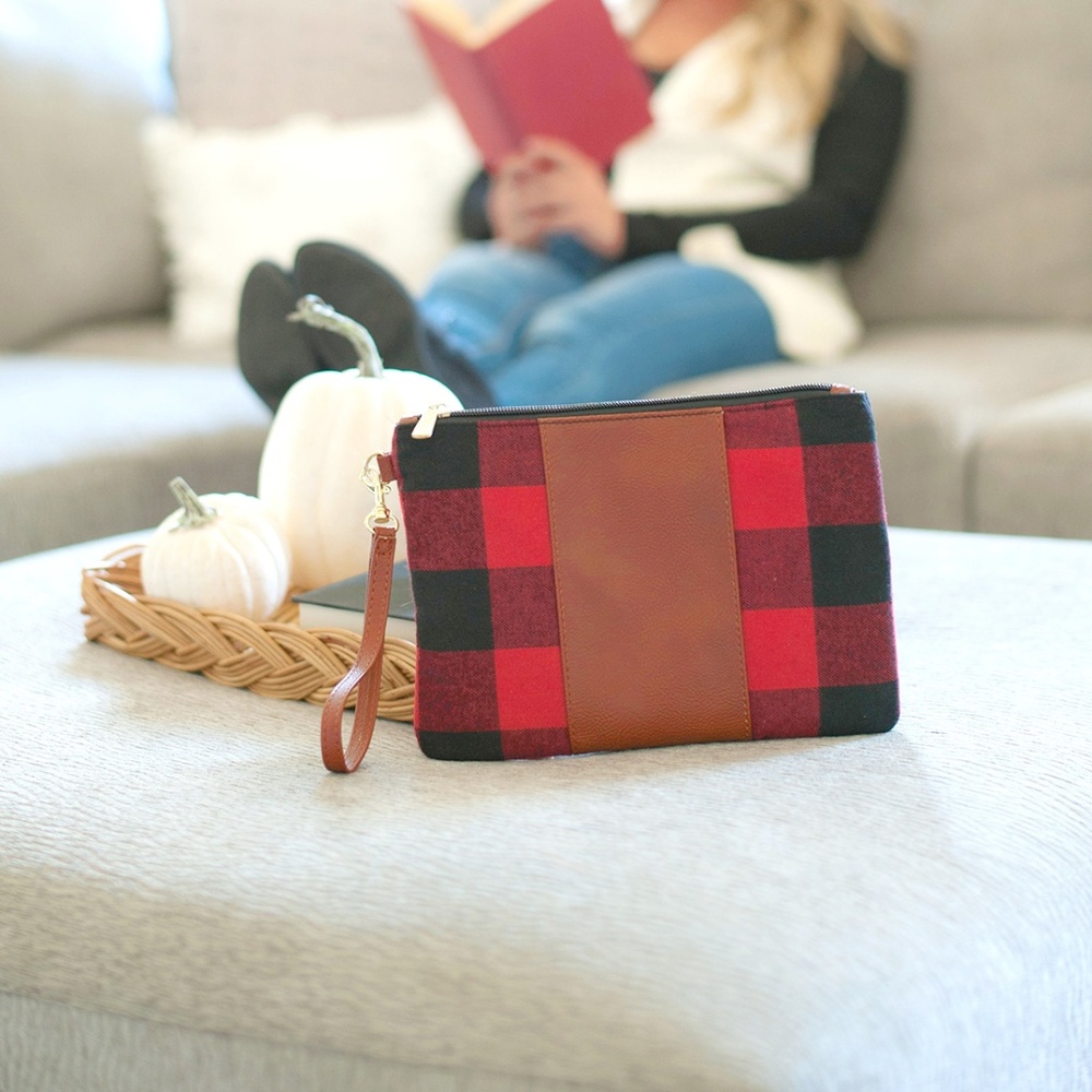 **LAST ONE!**Red/Black Buffalo Check Wristlet
